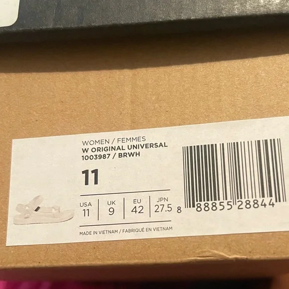 NIB Teva Women's Original Universal Hiking WHITE Sandals size 11 - Picture 4 of 4